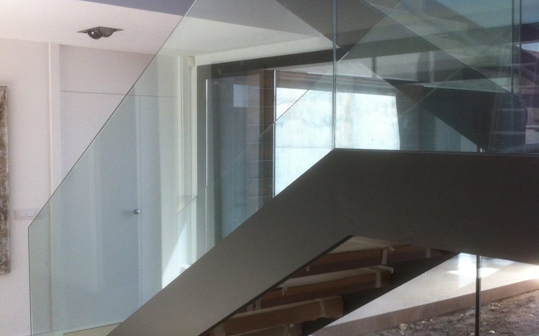 Escala i barana de vidre